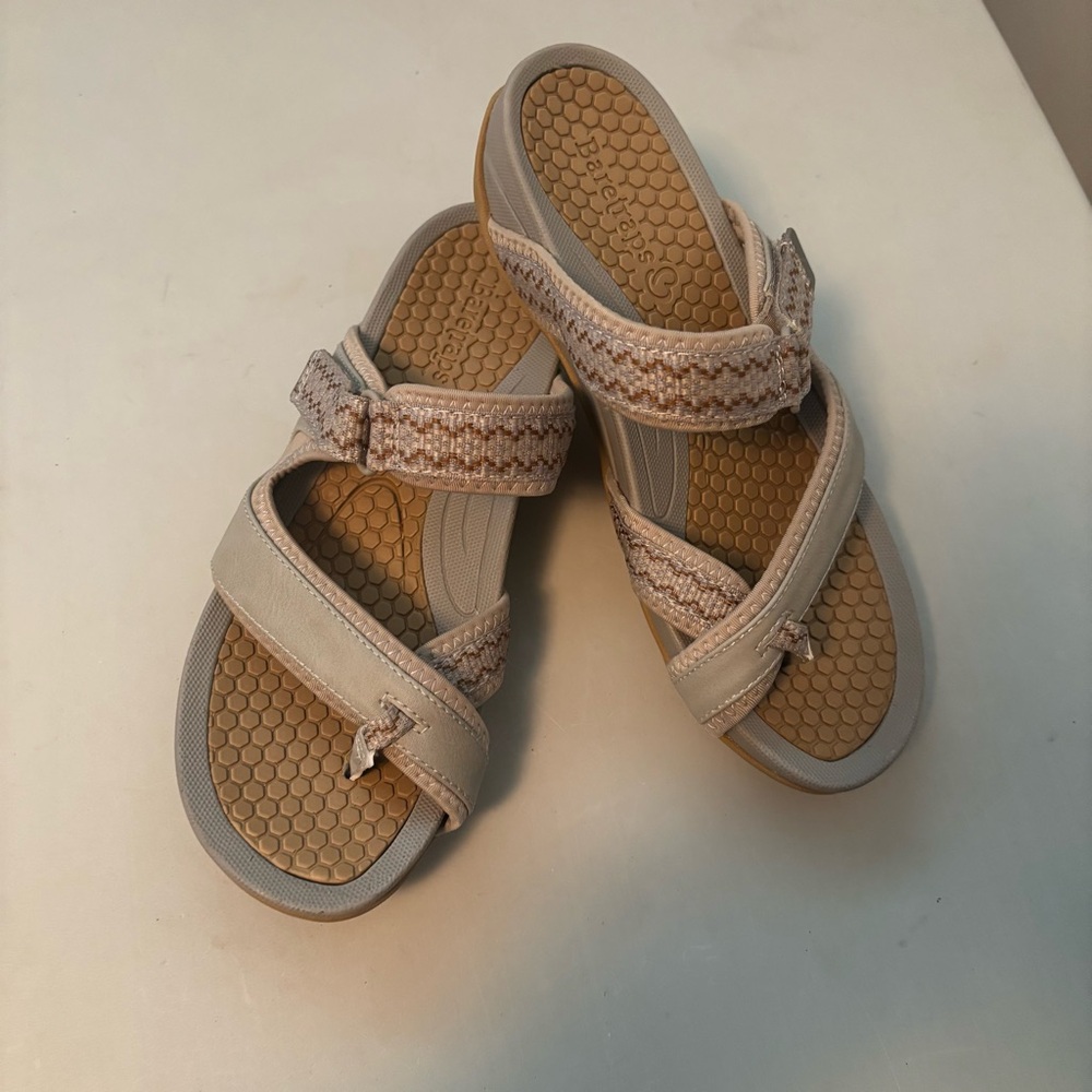 BareTraps Women's Beige Sandals 7.5
